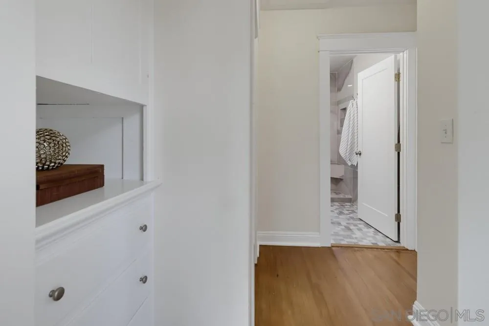 https://cdn.realtyfeed.com/cdn/127/260017818/0f8a1f44060245aaafe3193eaf9aa048.webp