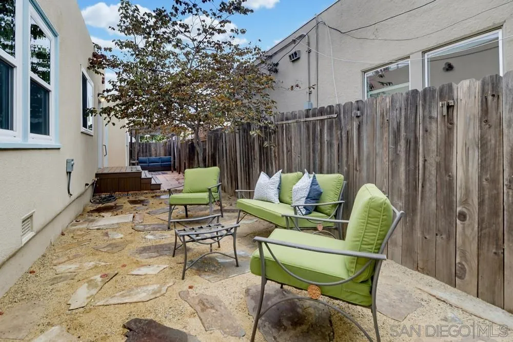 https://cdn.realtyfeed.com/cdn/127/260017818/28df4a2937aee170b8745abb83b7c5dd.webp