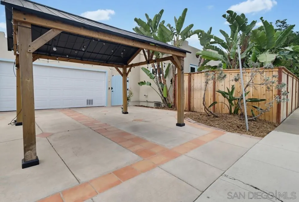 https://cdn.realtyfeed.com/cdn/127/260017818/8ef25064390e26e84992b32e512362b8.webp