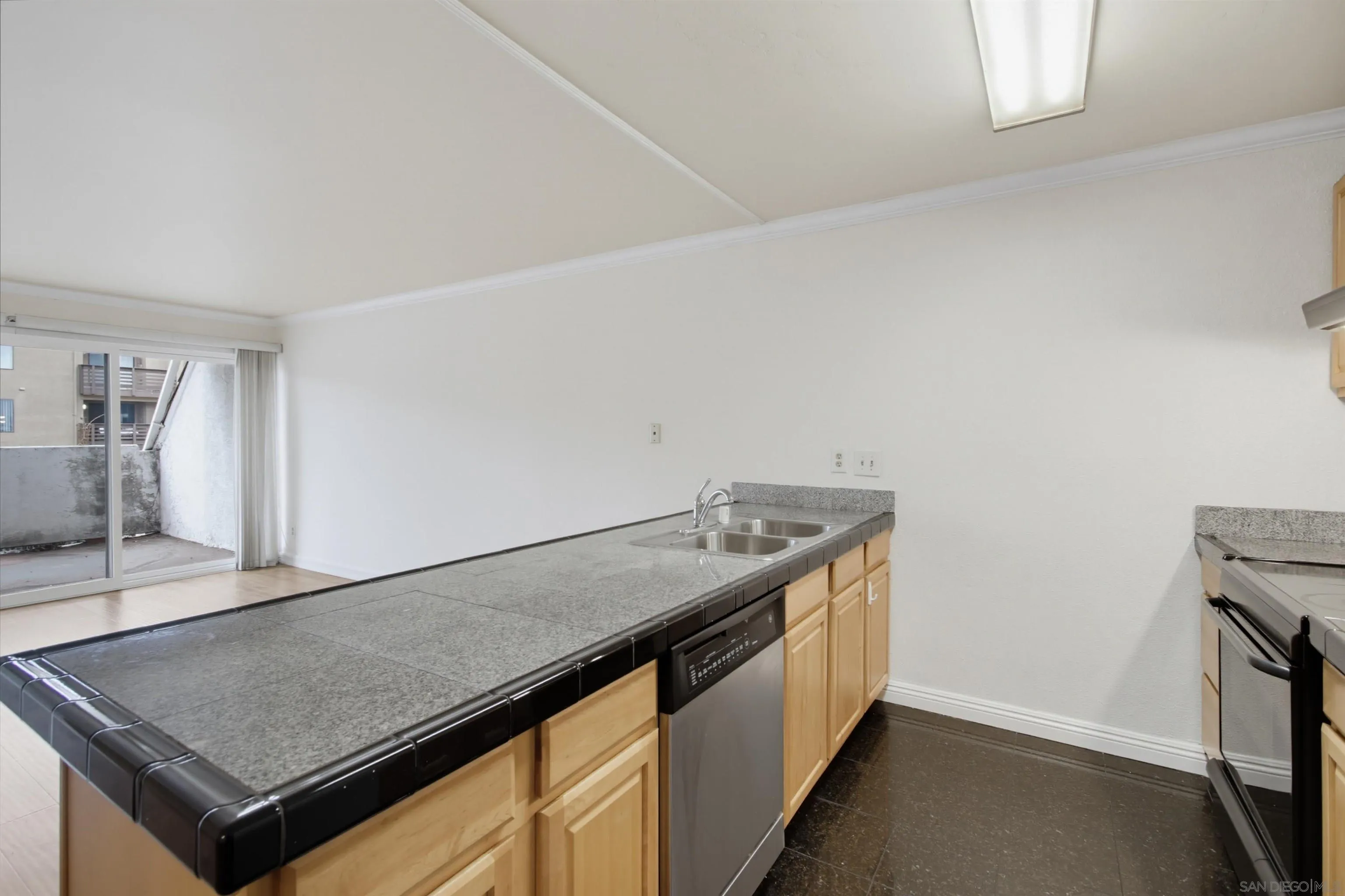 8332 Regents Rd Unit B, San Diego, CA 92122 - Photo 3 of 25, San Diego, CA
