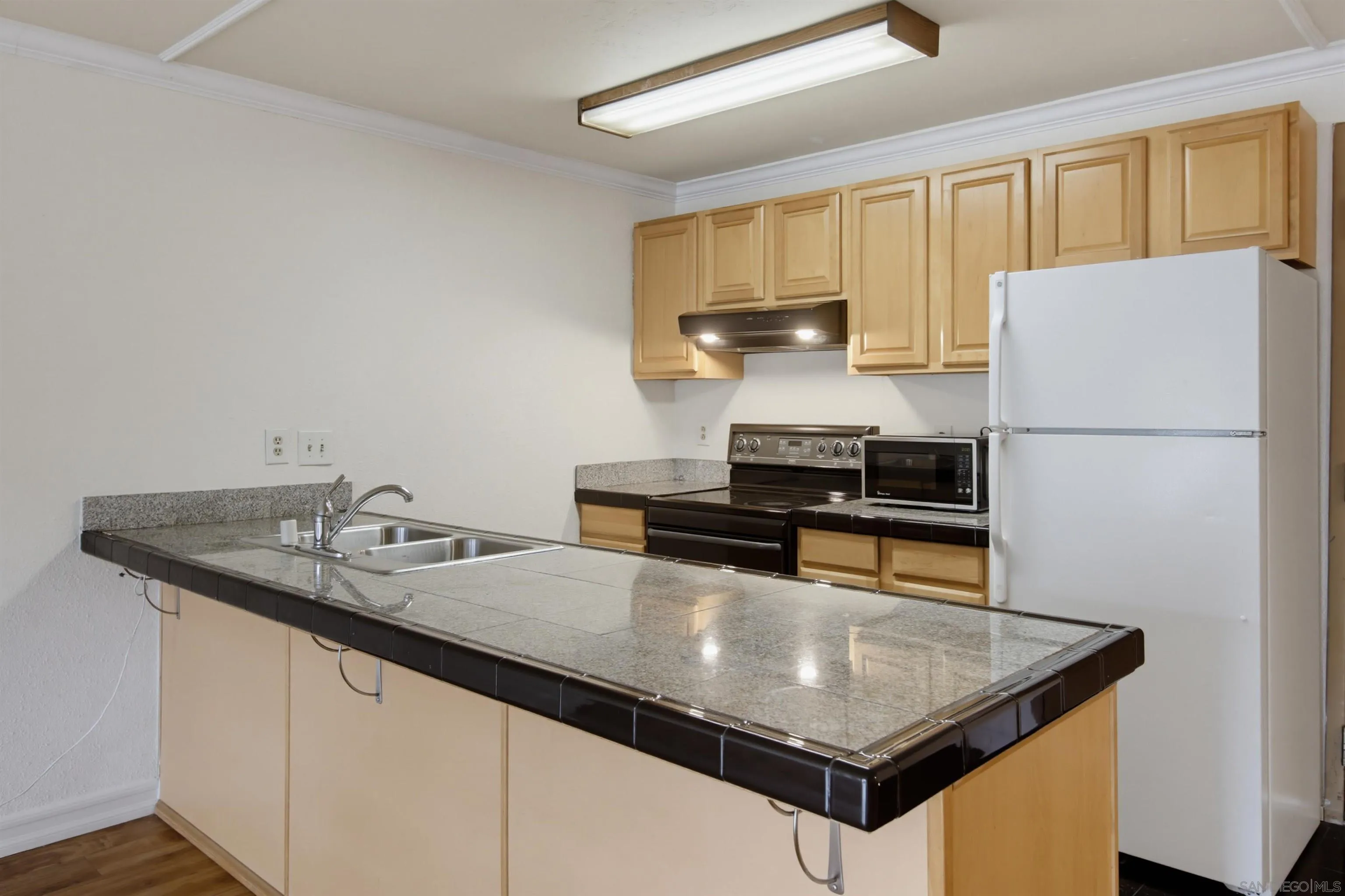8332 Regents Rd Unit B, San Diego, CA 92122 - Photo 2 of 25, San Diego, CA