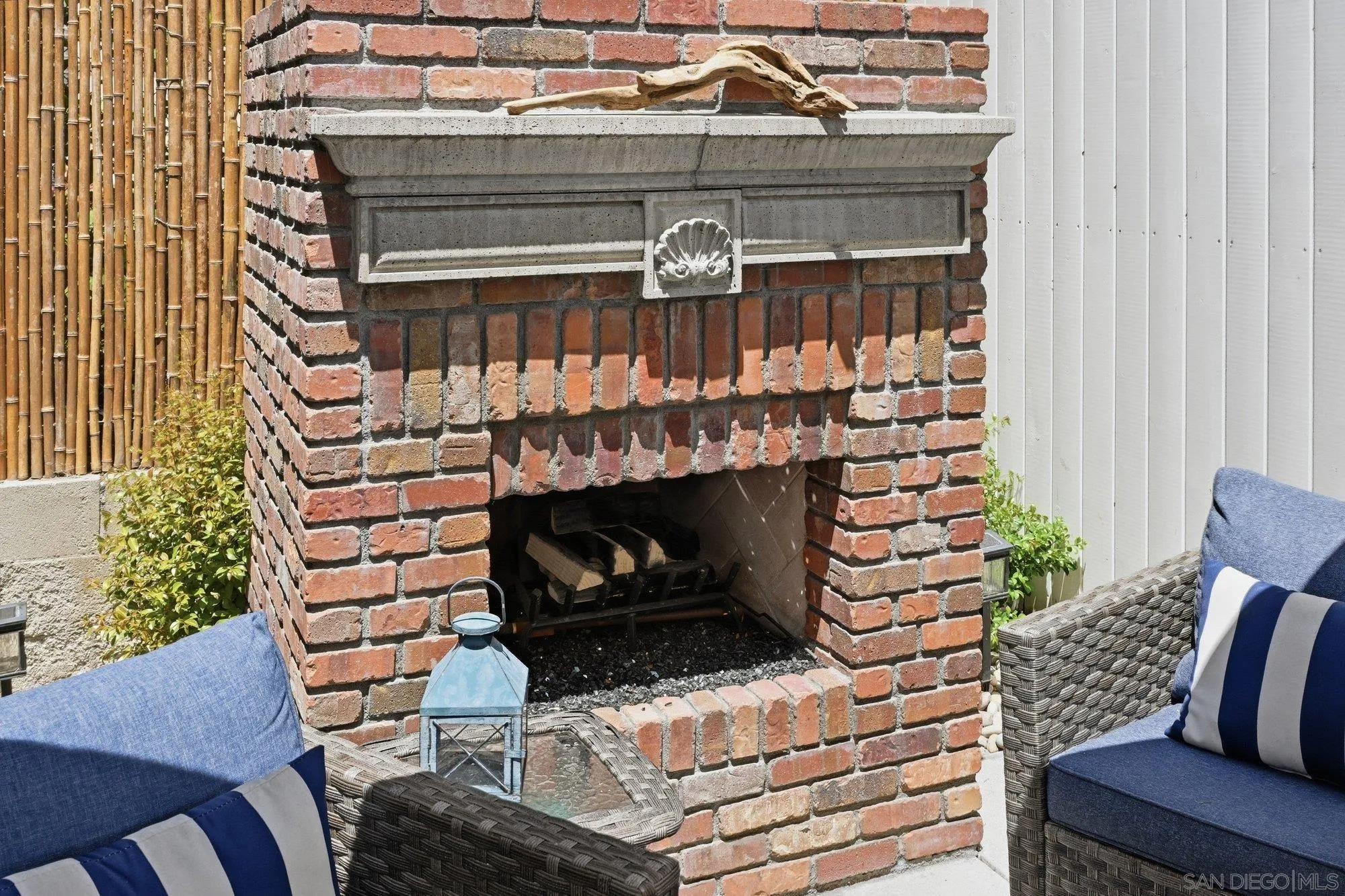 https://cdn.realtyfeed.com/cdn/127/260017824/0c1ef14d47f749cfad0bef5201919ff2.webp