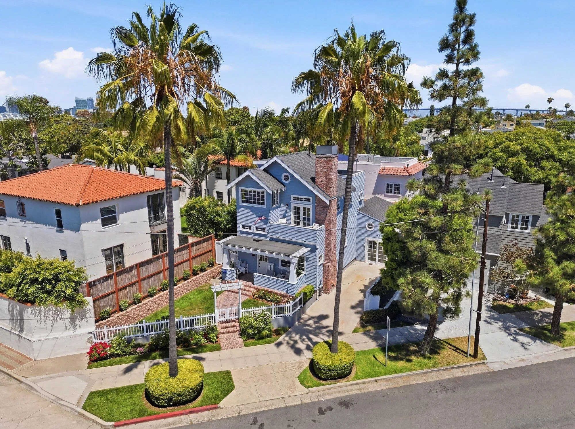 https://cdn.realtyfeed.com/cdn/127/260017824/adcee4bbb75e90e3446729b21948e8cc.webp