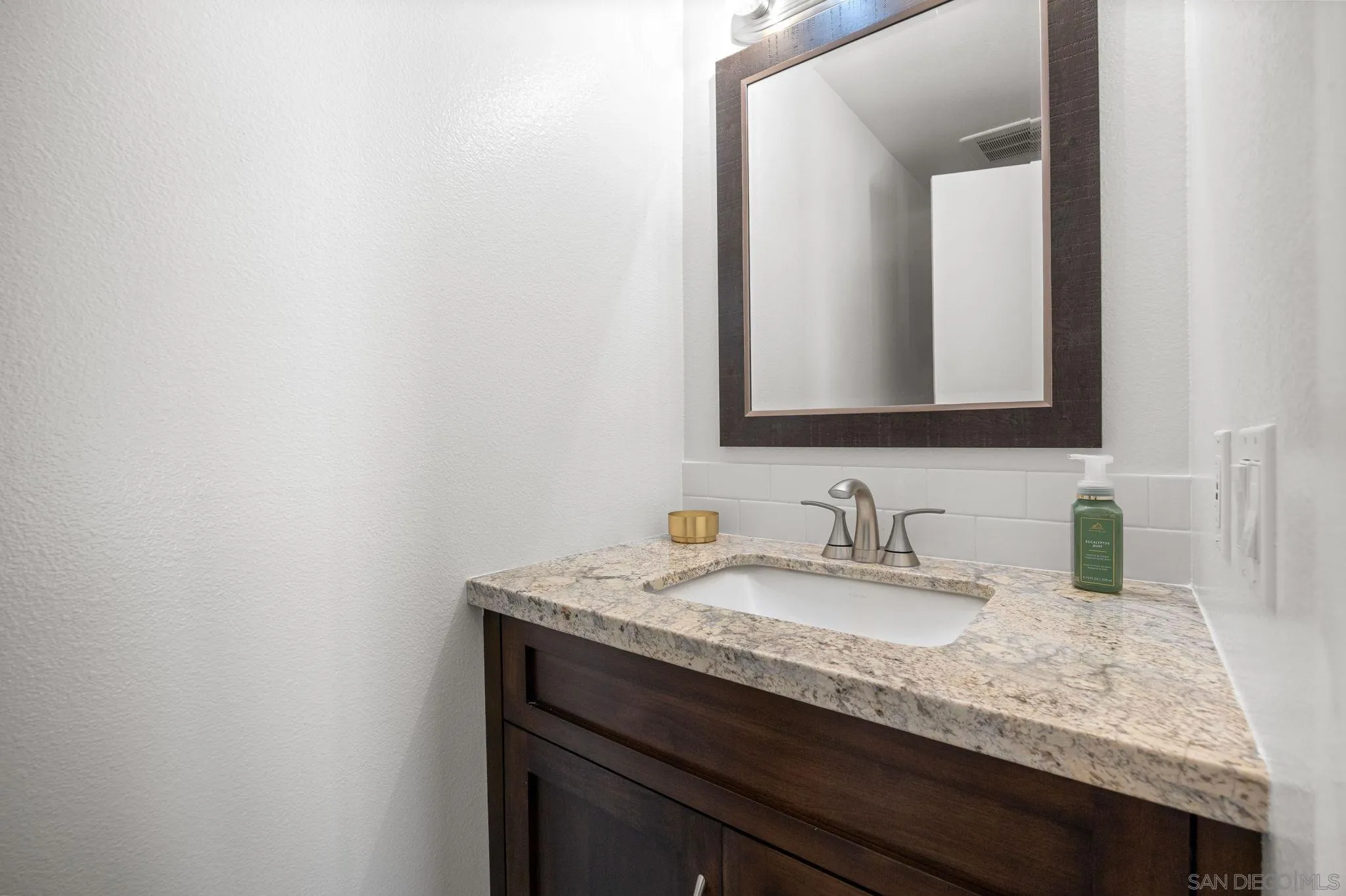 Photo #13: 260017828 Listing: Photo #13