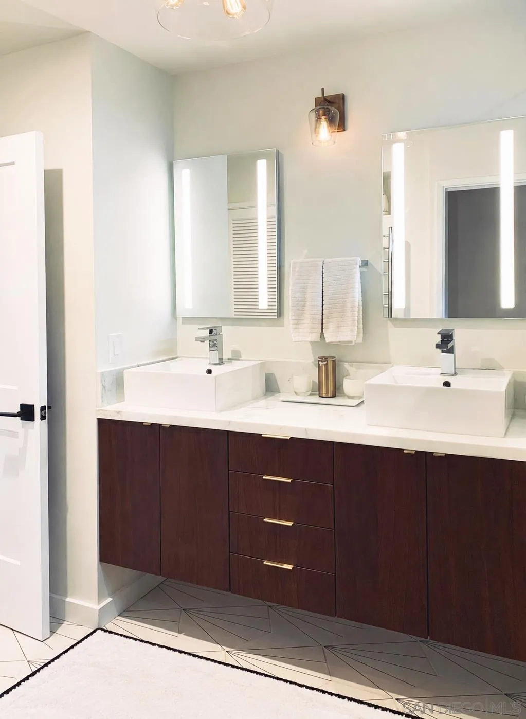 https://cdn.realtyfeed.com/cdn/127/260017836/449c5d42c91d23e52ff7b807a2dde116.webp