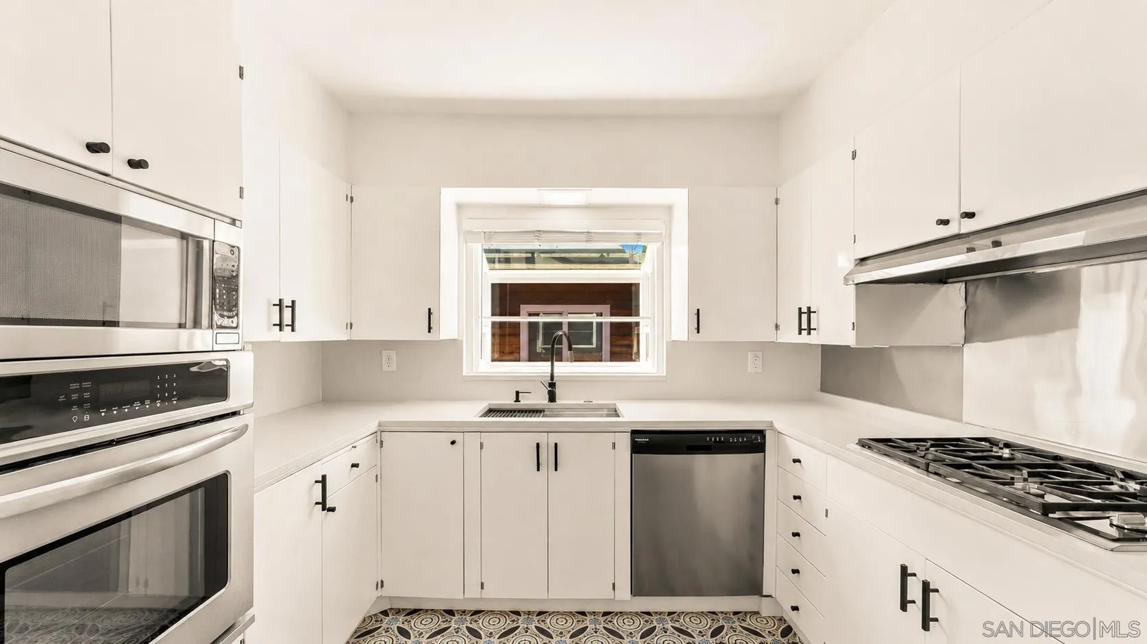 https://cdn.realtyfeed.com/cdn/127/260017836/73f3c7ebccdd791bdf6717c9ebca9838.webp