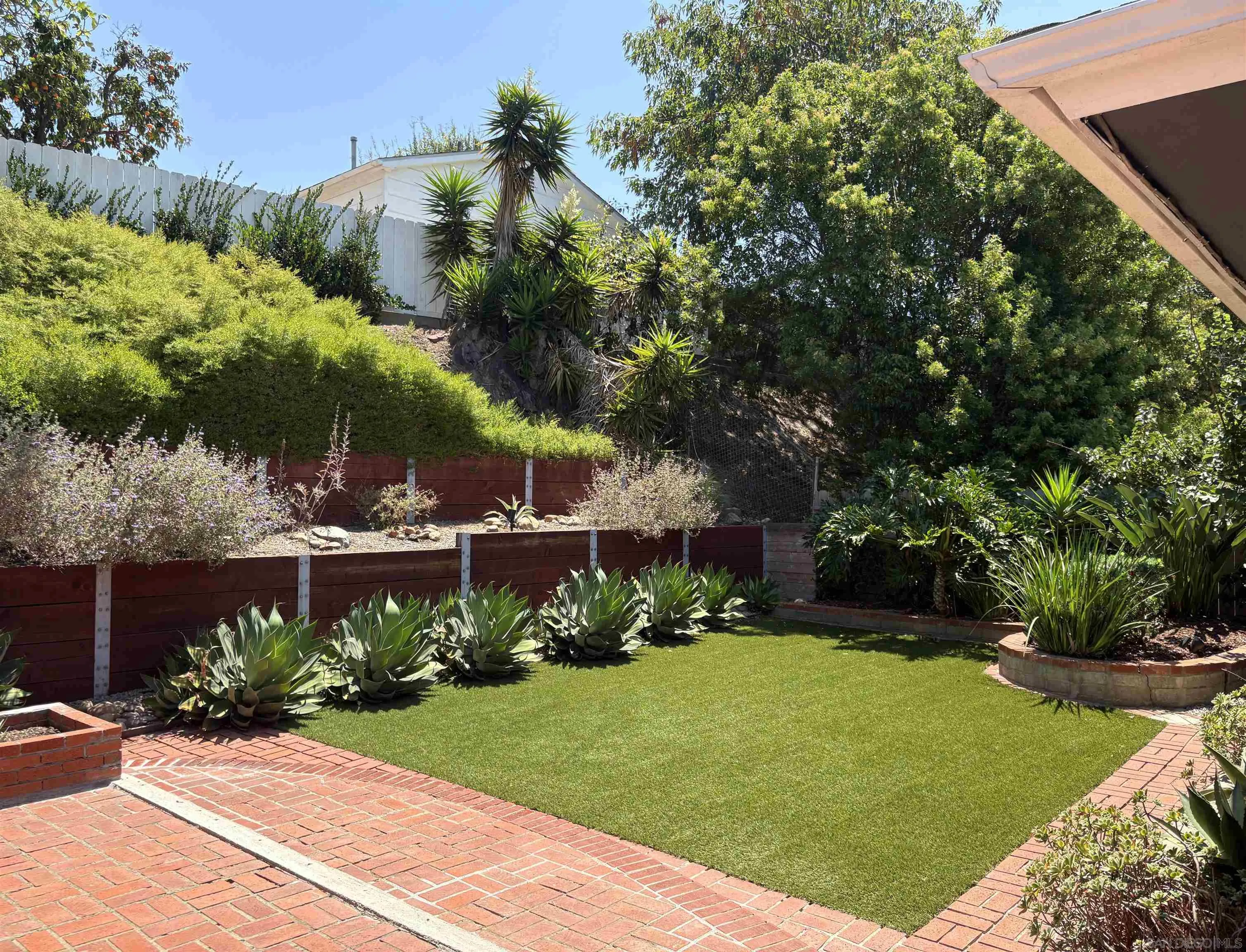 https://cdn.realtyfeed.com/cdn/127/260017836/8f212b8addd40a5120740d873d9ac4f3.webp