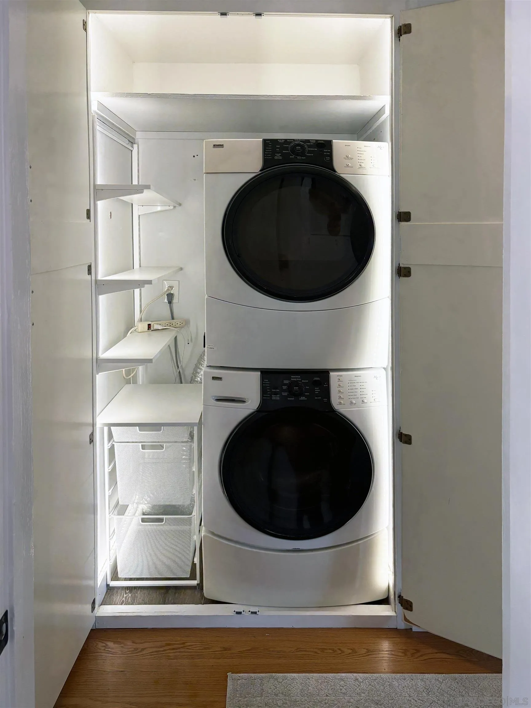 https://cdn.realtyfeed.com/cdn/127/260017836/bcd4d8fb659d2eeda4caa24fa25cbe80.webp