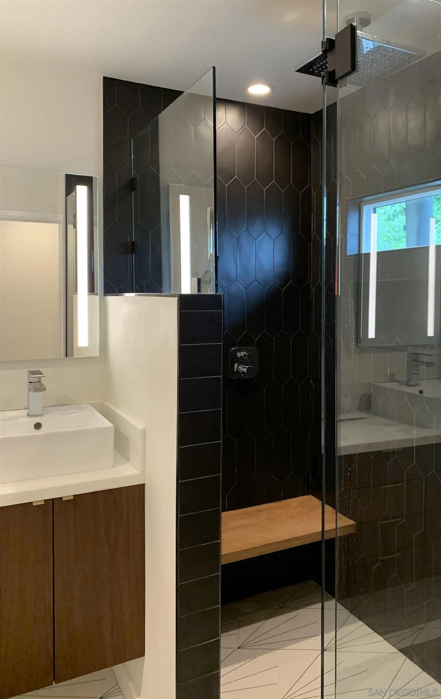https://cdn.realtyfeed.com/cdn/127/260017836/d15f16a3817feee25e0e55d370d6c7ed.webp