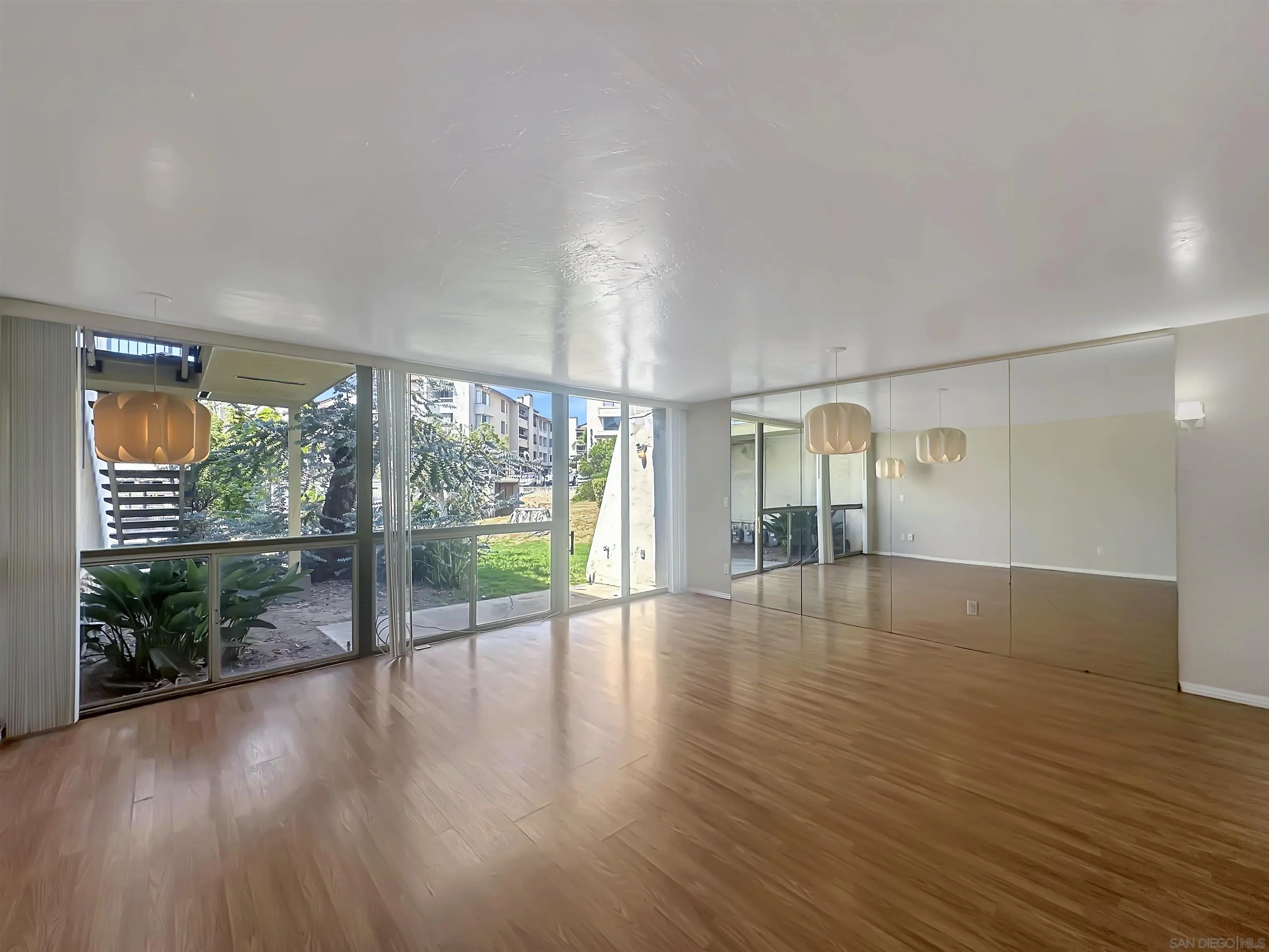 Photo #7: 260017838 Listing: Photo #7