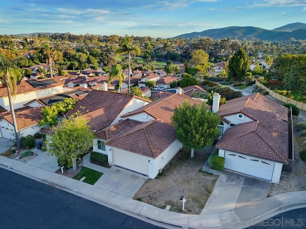 https://cdn.realtyfeed.com/cdn/127/260017841/04b8f821f332800fbe317a827b583862.webp