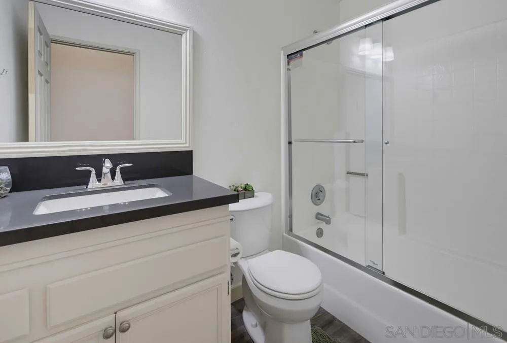 https://cdn.realtyfeed.com/cdn/127/260017841/5aa3a211c35f2e76c68fa4a3396722c4.webp
