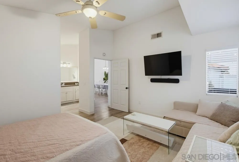 https://cdn.realtyfeed.com/cdn/127/260017841/7916b890d2e0082728e6c95d72a09851.webp