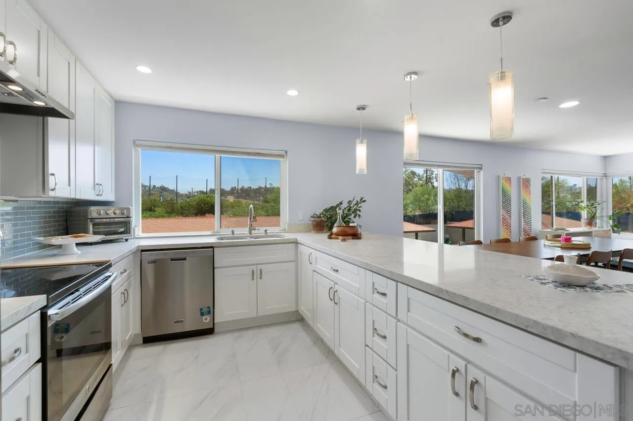 Photo #11: 260017849 Listing: Photo #11