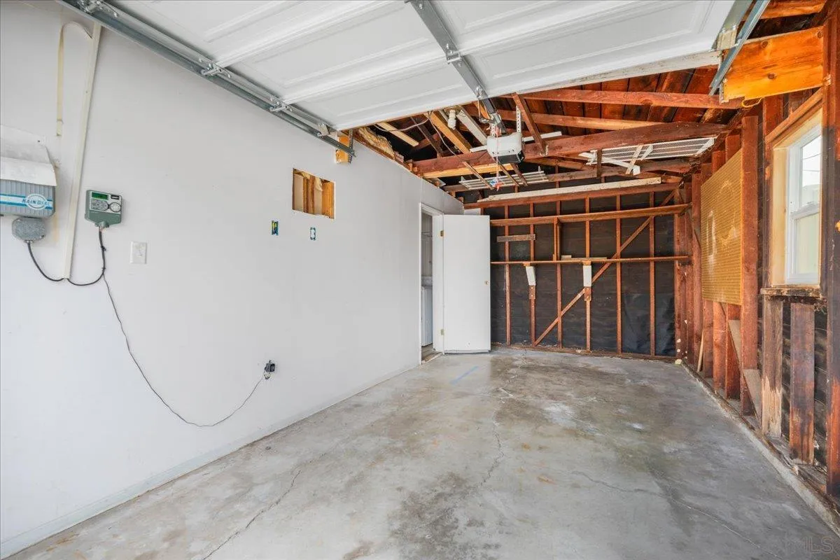 https://cdn.realtyfeed.com/cdn/127/260017850/1095f152a4f5c42a5468c9fe2bd2e6b3.webp