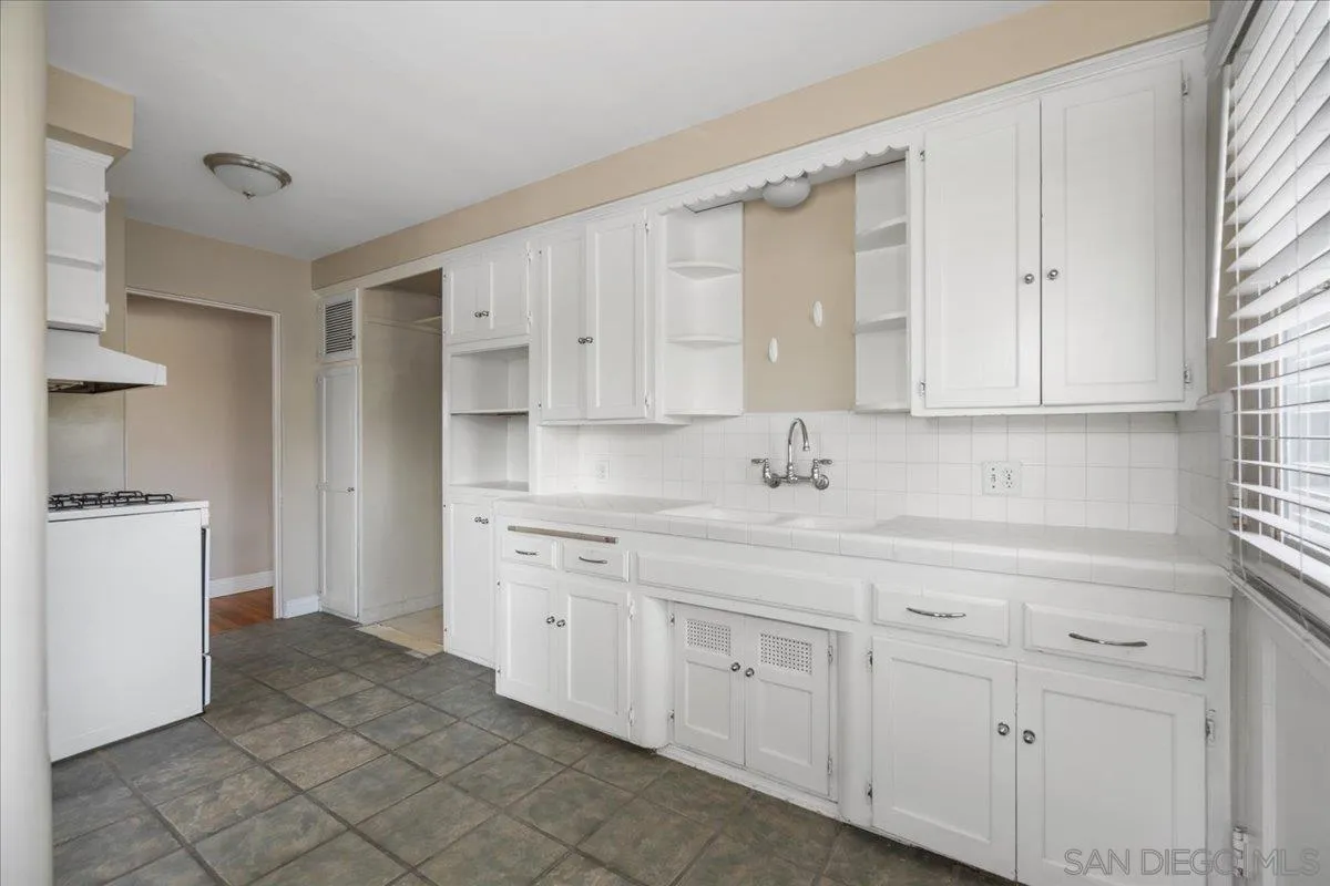 https://cdn.realtyfeed.com/cdn/127/260017850/7fd9eee097ce81fc1f56761bf8e68717.webp