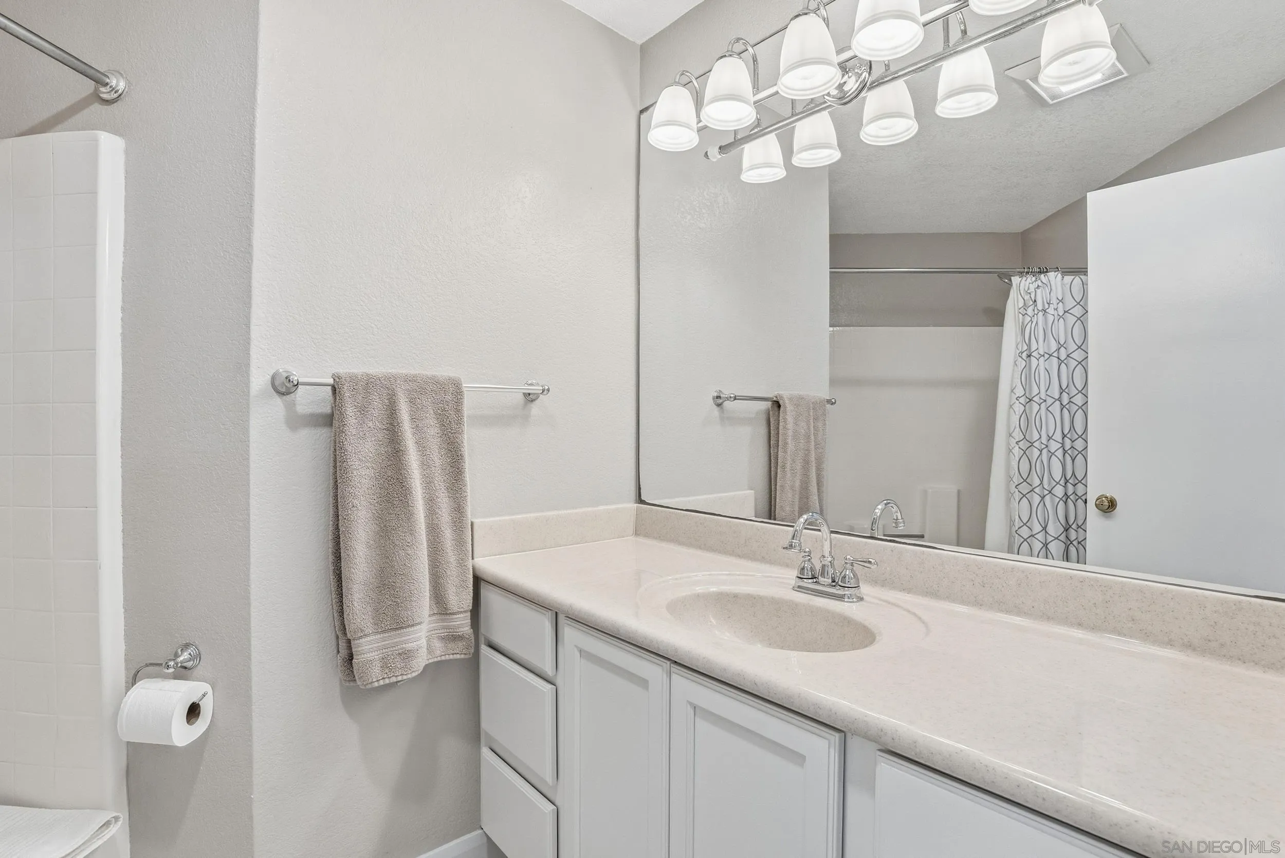 Photo #16: 260017851 Listing: Photo #16