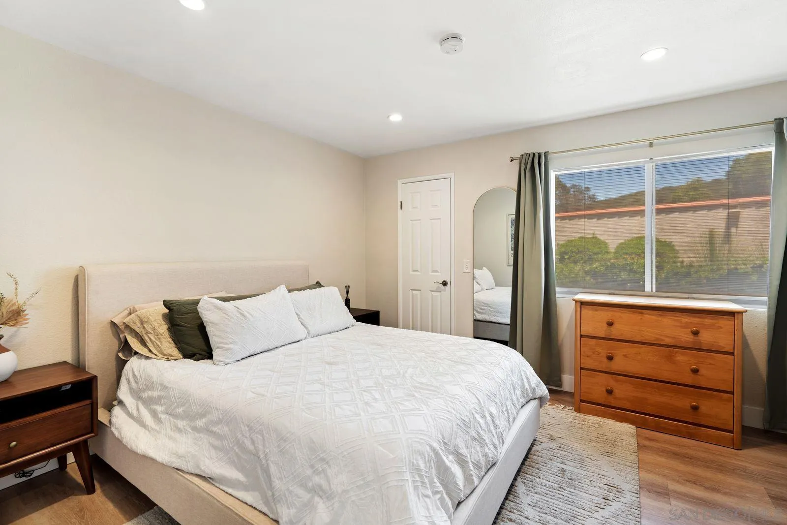https://cdn.realtyfeed.com/cdn/127/260017854/285fa75c035ef17e048699be8f947fdb.webp
