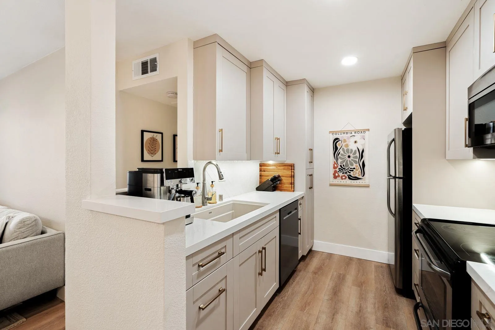 https://cdn.realtyfeed.com/cdn/127/260017854/293d804f1e217852b24b843330b842cf.webp