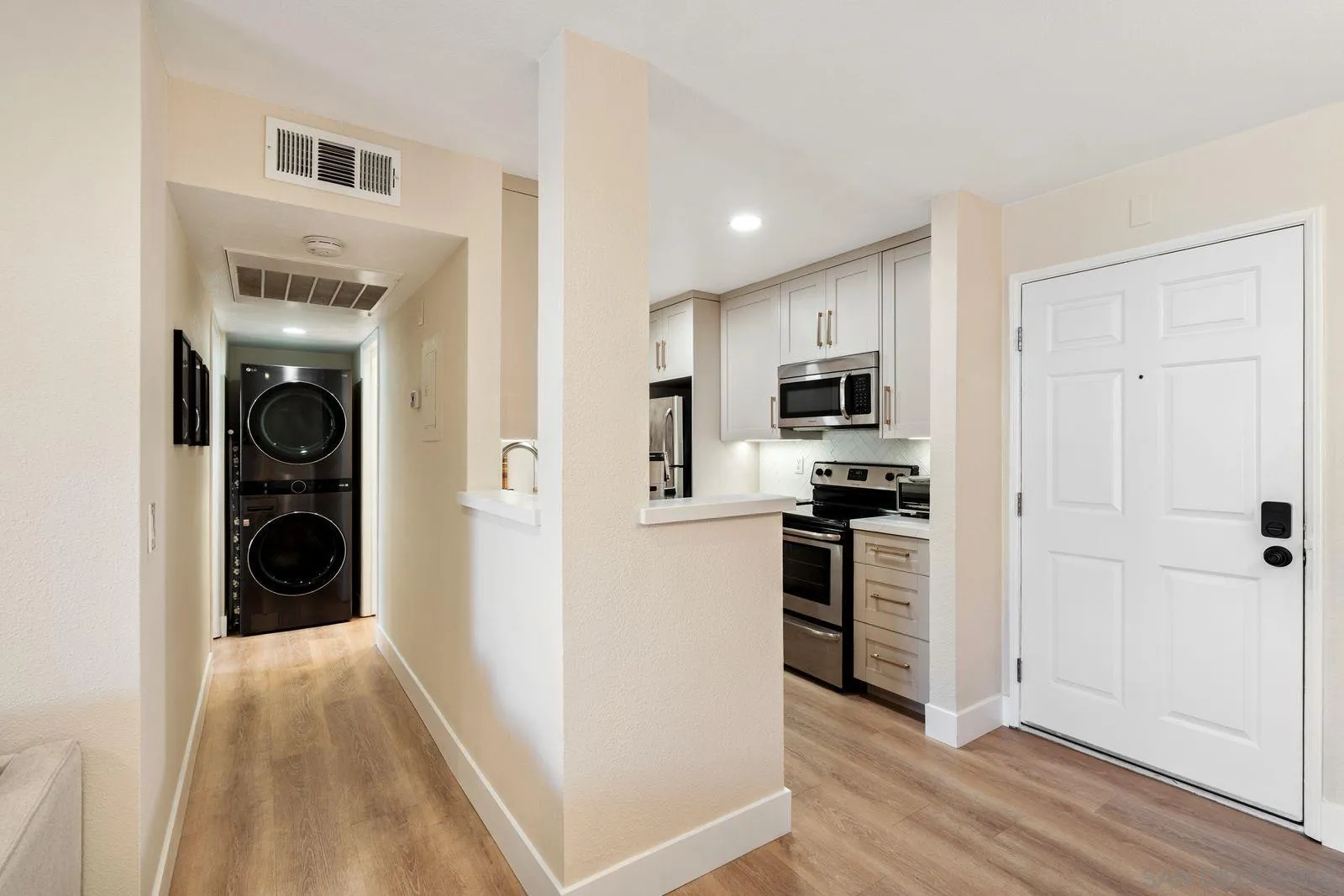 https://cdn.realtyfeed.com/cdn/127/260017854/7f062941dc47f0c6ccd6b4c309dab063.webp