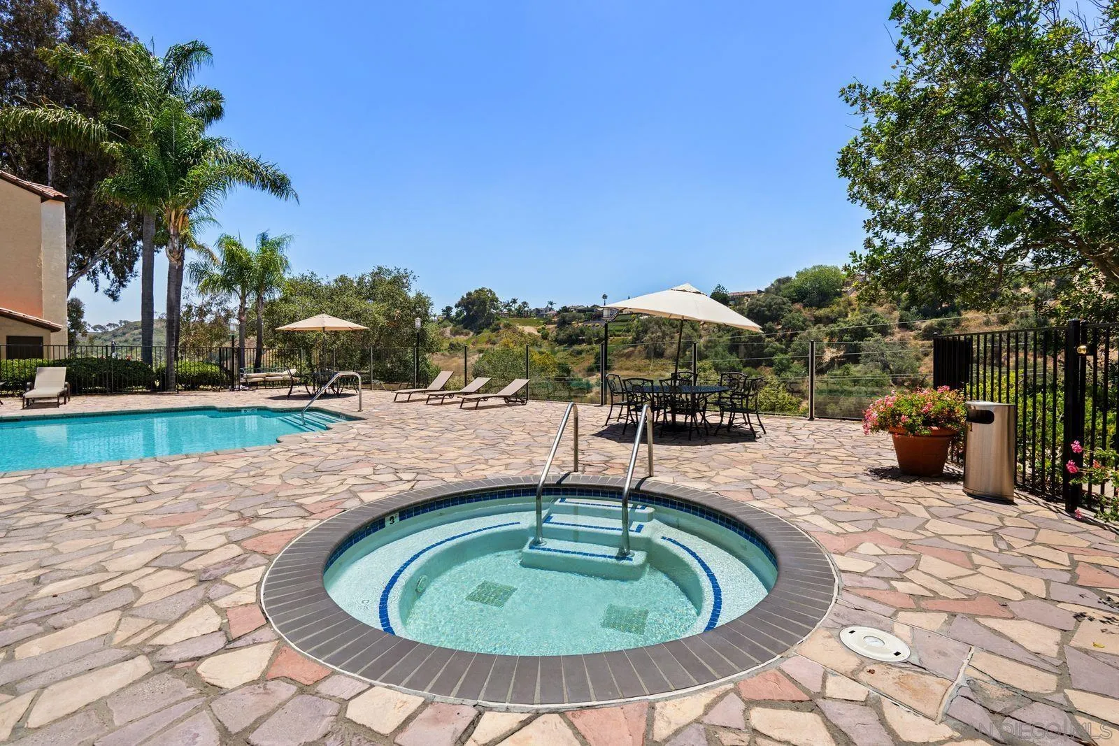 https://cdn.realtyfeed.com/cdn/127/260017854/d72e9c7989dc568cb2ef6e8318b43328.webp