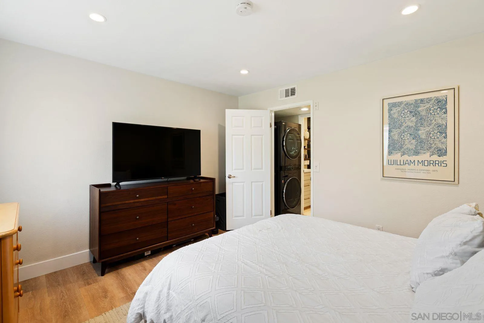 Photo #12: 260017854 Listing: Photo #12