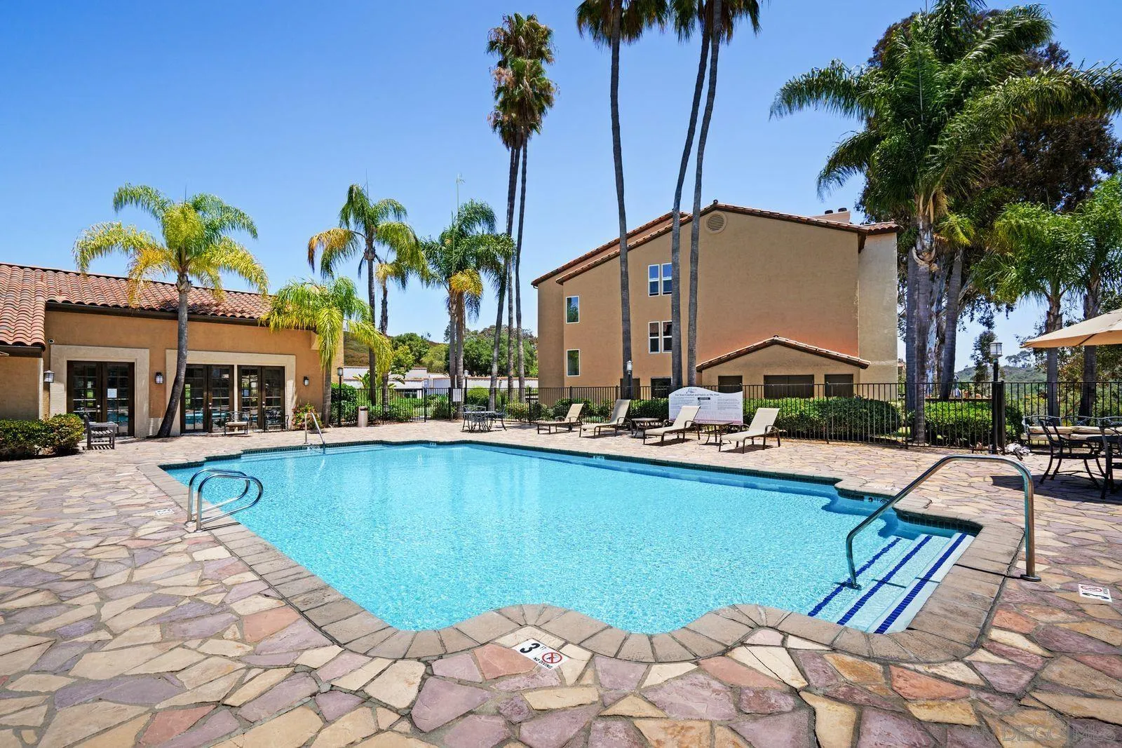 https://cdn.realtyfeed.com/cdn/127/260017854/ffb7164f30738407ebea31c1ddcf822f.webp