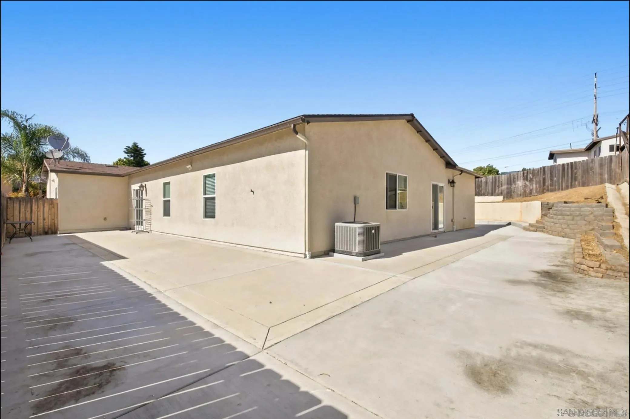 https://cdn.realtyfeed.com/cdn/127/260017855/552965ba6c3a1e88ab480e166b7d6de0.webp