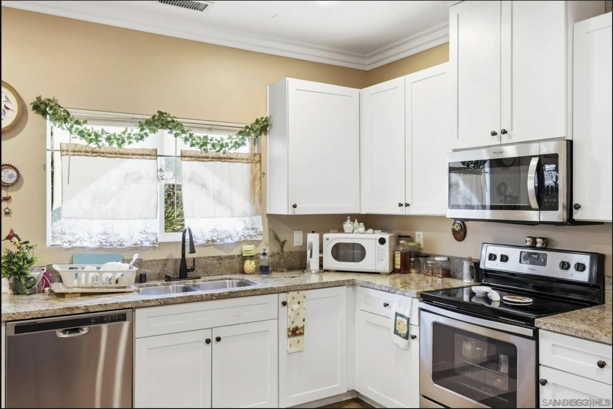 https://cdn.realtyfeed.com/cdn/127/260017855/6956e4ca41ca2e8e8ce259a4d1fc6485.webp