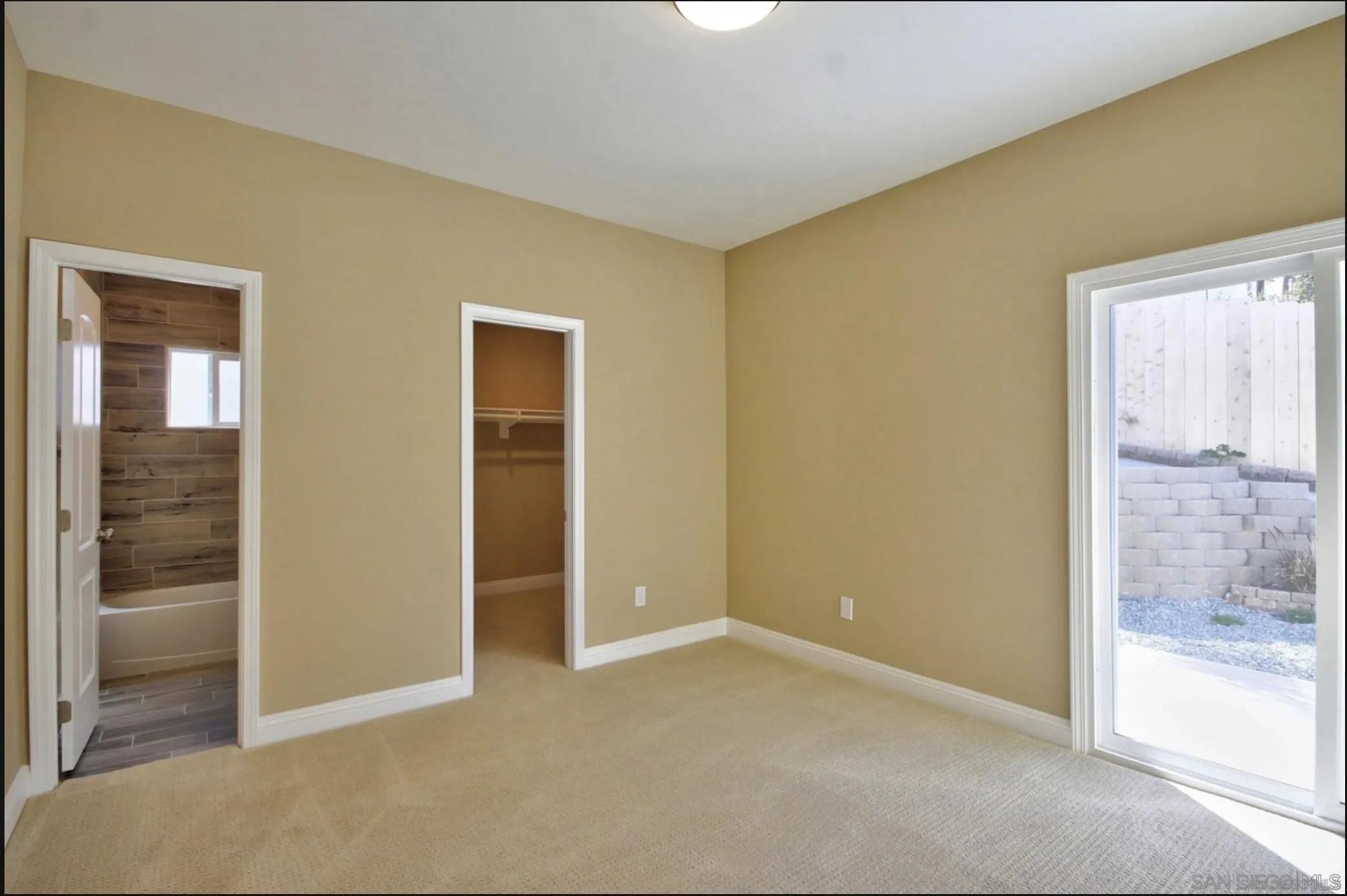 https://cdn.realtyfeed.com/cdn/127/260017855/744d3c320f99322084a30e9d7bf51c72.webp