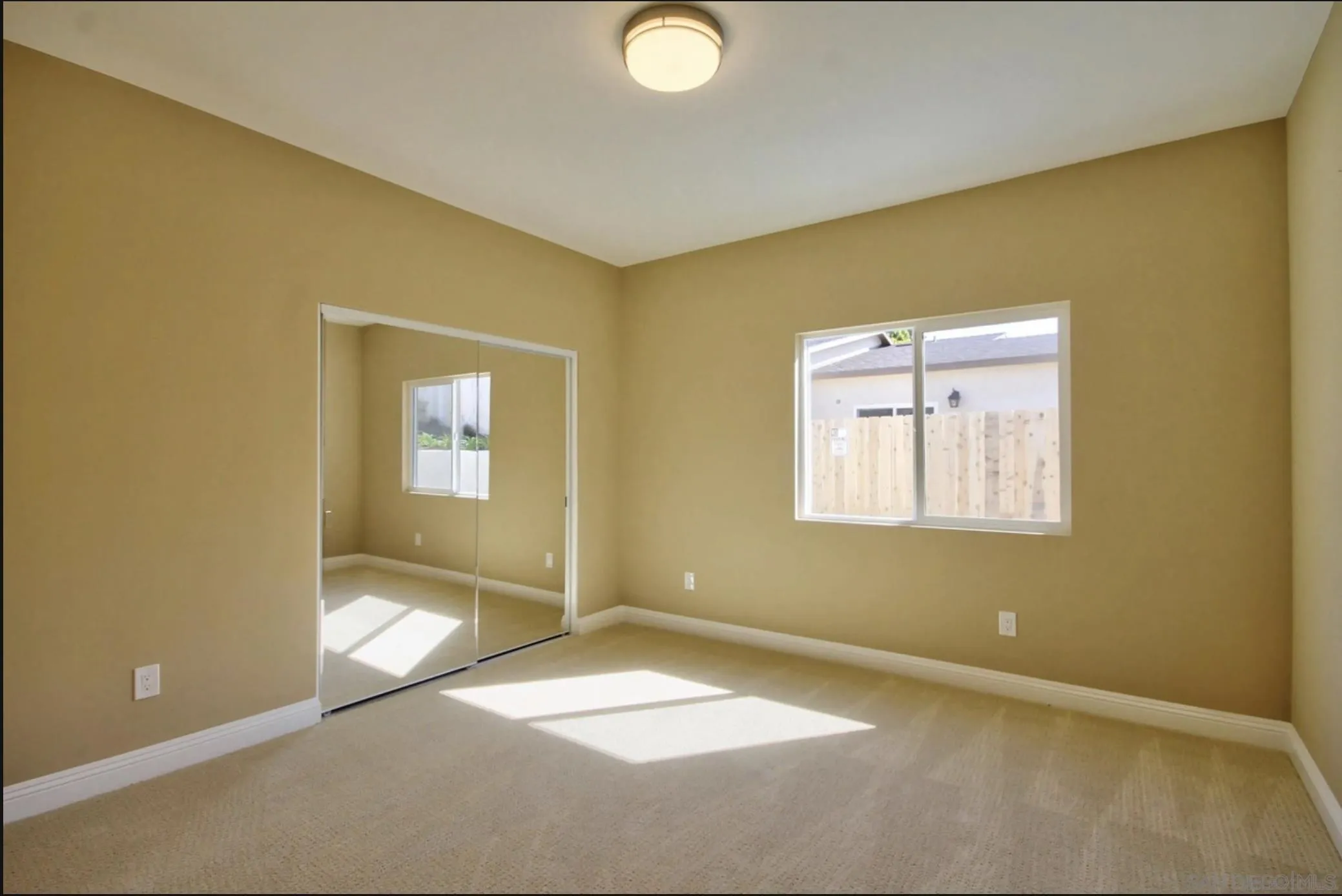 https://cdn.realtyfeed.com/cdn/127/260017855/9aaadd19086947ad246ca3cf2f172d86.webp