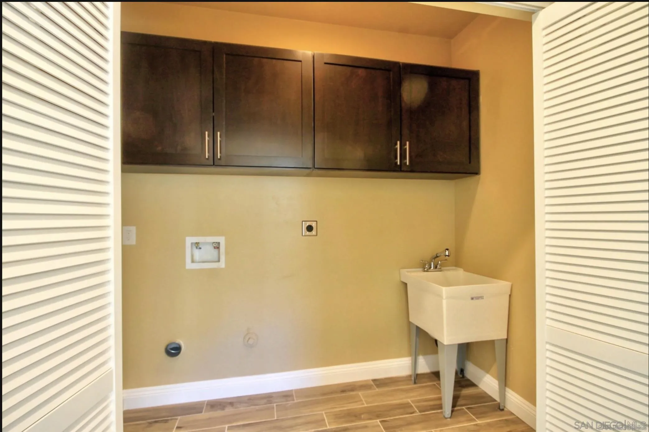 https://cdn.realtyfeed.com/cdn/127/260017855/ba941ea1188ba6c596bf79a7a7a7832a.webp