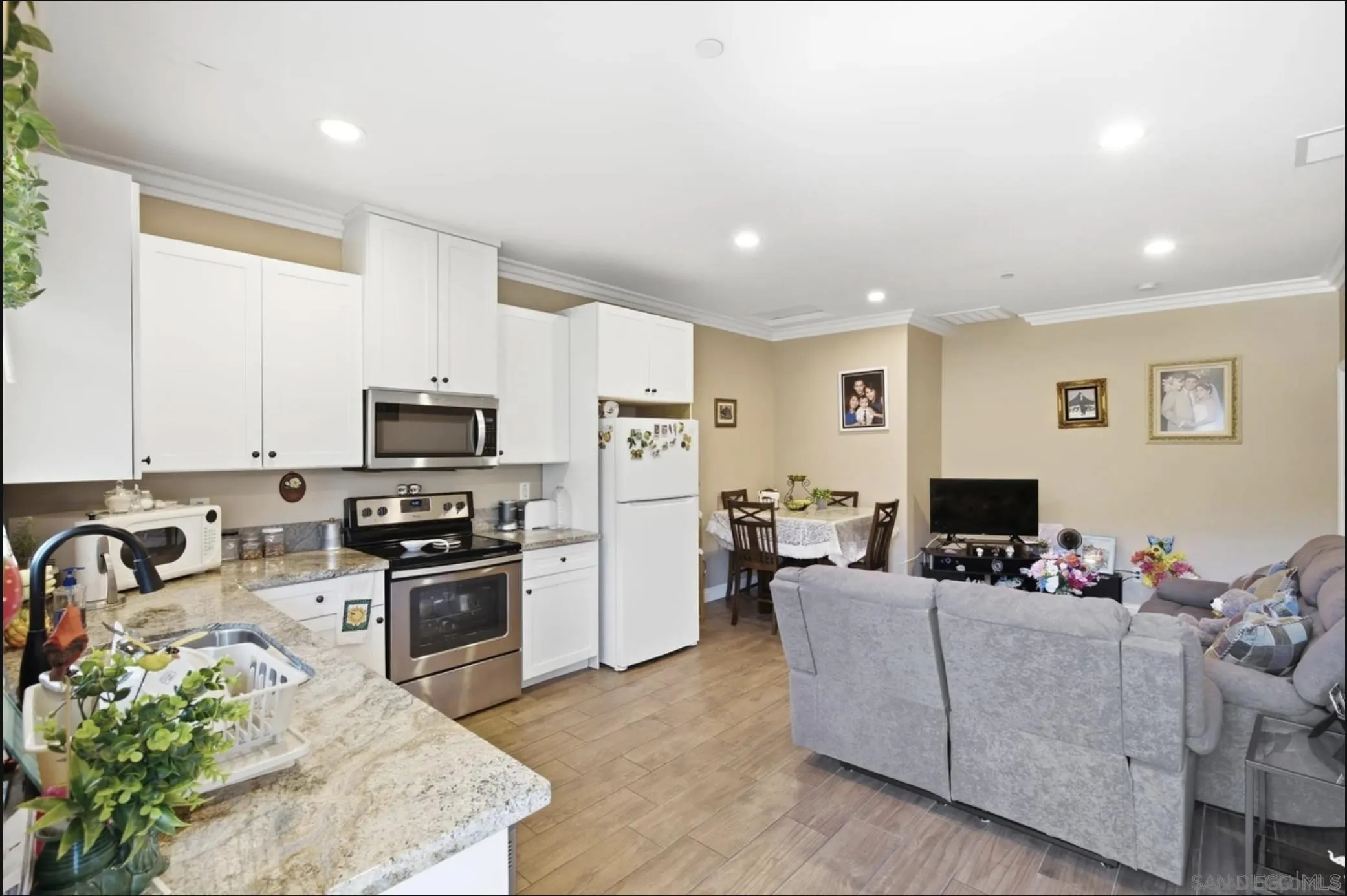 https://cdn.realtyfeed.com/cdn/127/260017855/e735218afabab92ac429e986bf43d328.webp