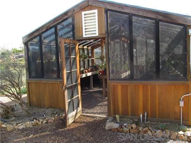 https://cdn.realtyfeed.com/cdn/127/260017859/1b1d6504070bb17dbc398965f3a72587.webp