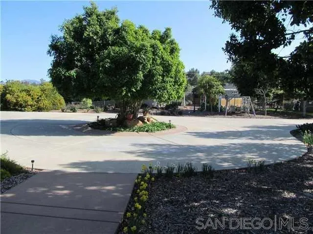 https://cdn.realtyfeed.com/cdn/127/260017859/3b6c584cf18d3c4d87d0090e7feb3b82.webp