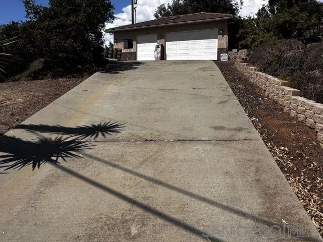 https://cdn.realtyfeed.com/cdn/127/260017859/8f8b127c8eda5b2ab16e408676f92b94.webp