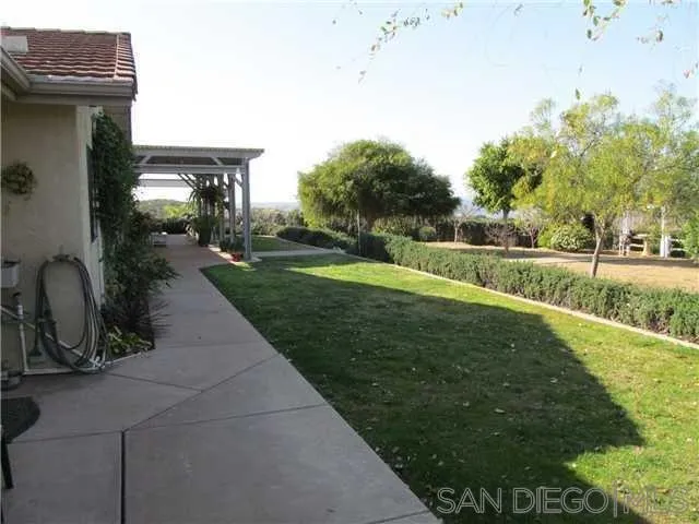 https://cdn.realtyfeed.com/cdn/127/260017859/f4a6cab37e3da5cd926576e048f808c7.webp