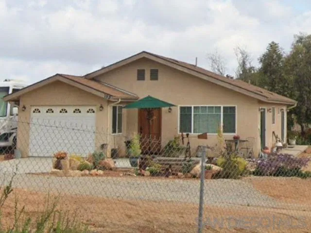 https://cdn.realtyfeed.com/cdn/127/260017859/fbea6480eb660274e9be1484c47b5b76.webp
