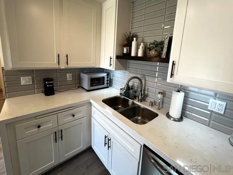 Photo #5: 260017860 Listing: Photo #5