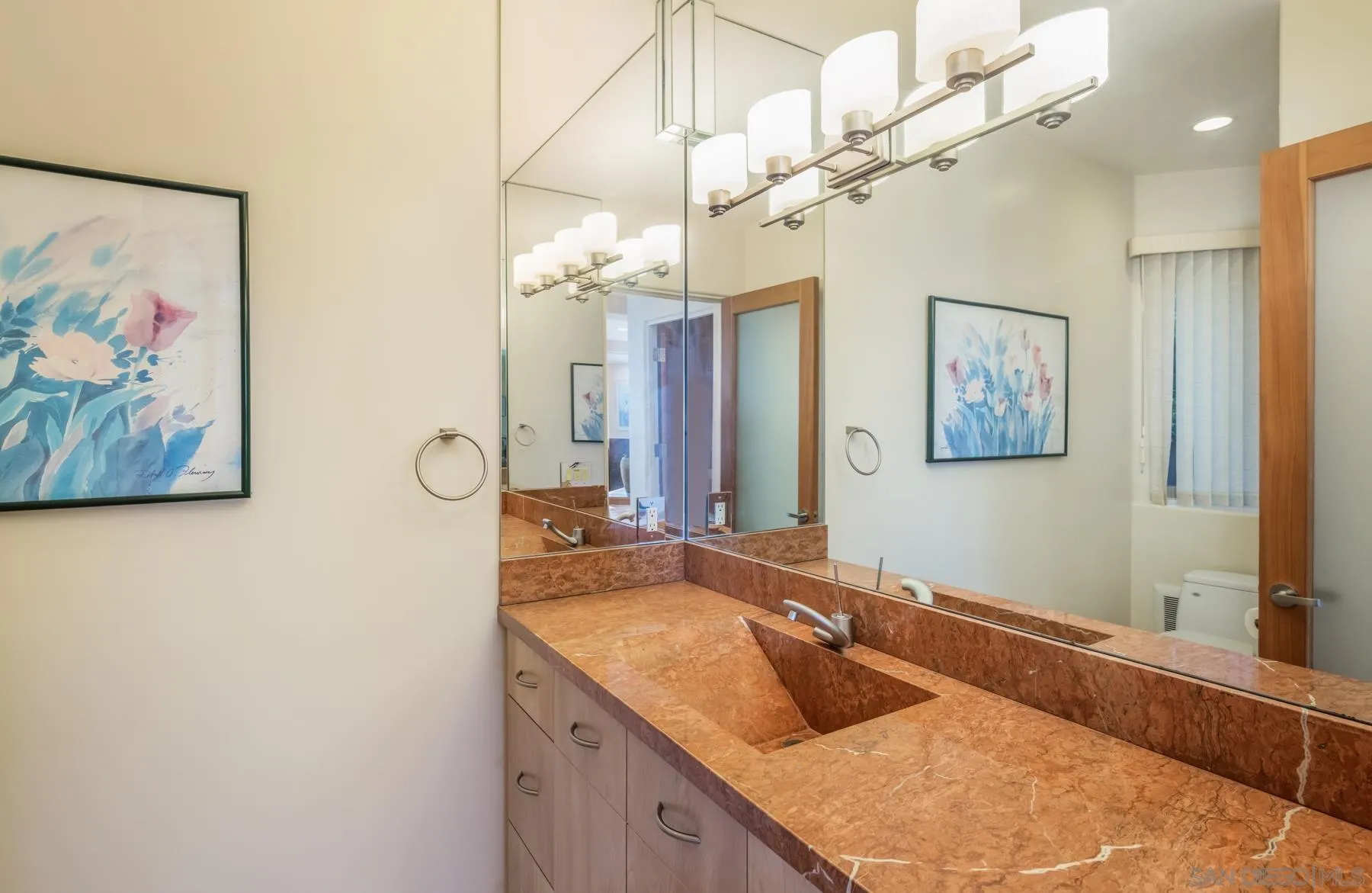https://cdn.realtyfeed.com/cdn/127/260017861/4cf163009475f331b7965183edede7a5.webp