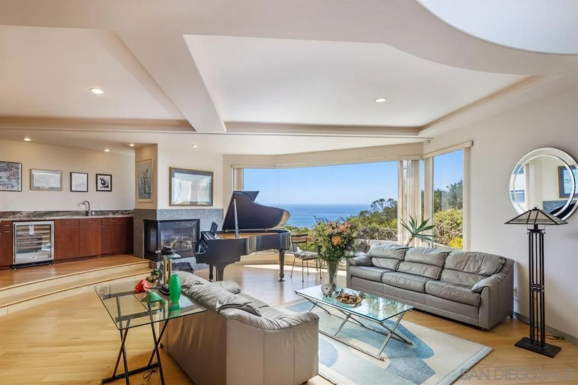 https://cdn.realtyfeed.com/cdn/127/260017861/68435e72e1206b61b3b18e314268b53b.webp