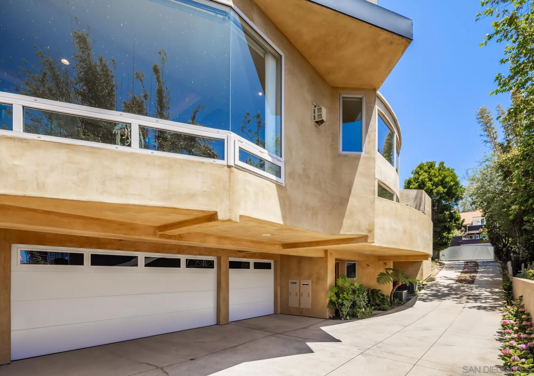 https://cdn.realtyfeed.com/cdn/127/260017861/a0381c48856fd1298e5f149442f57fb4.webp