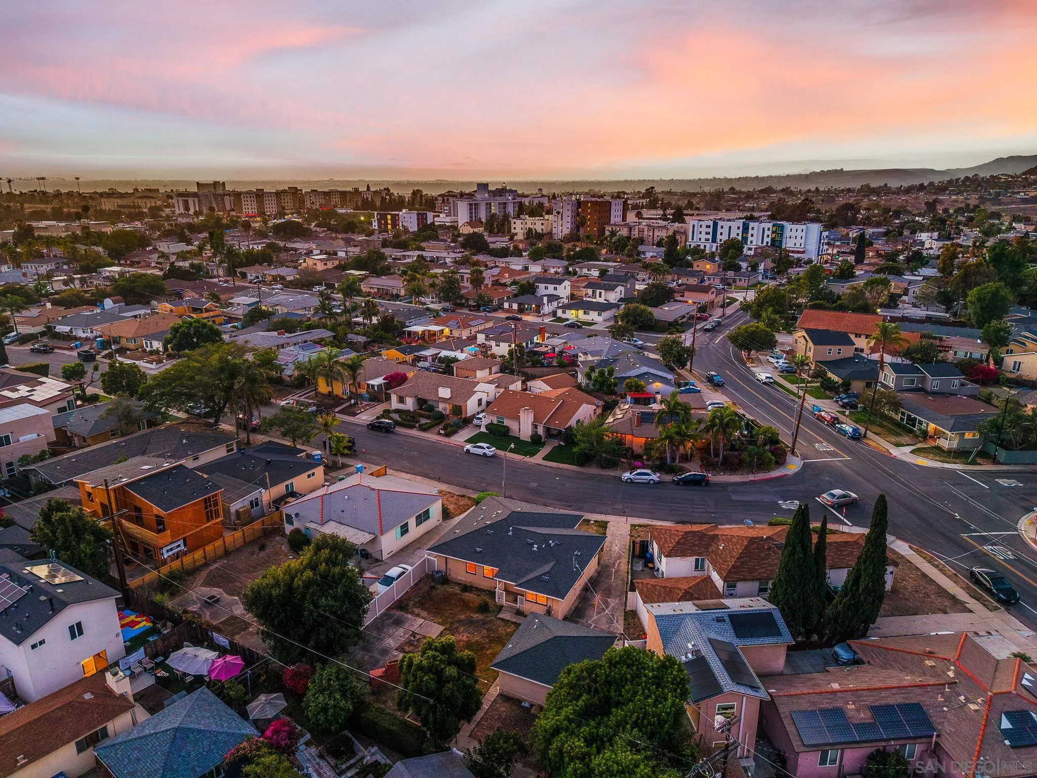 https://cdn.realtyfeed.com/cdn/127/260017863/2d5dbdbeb6af4212ed647698c051f8ce.webp