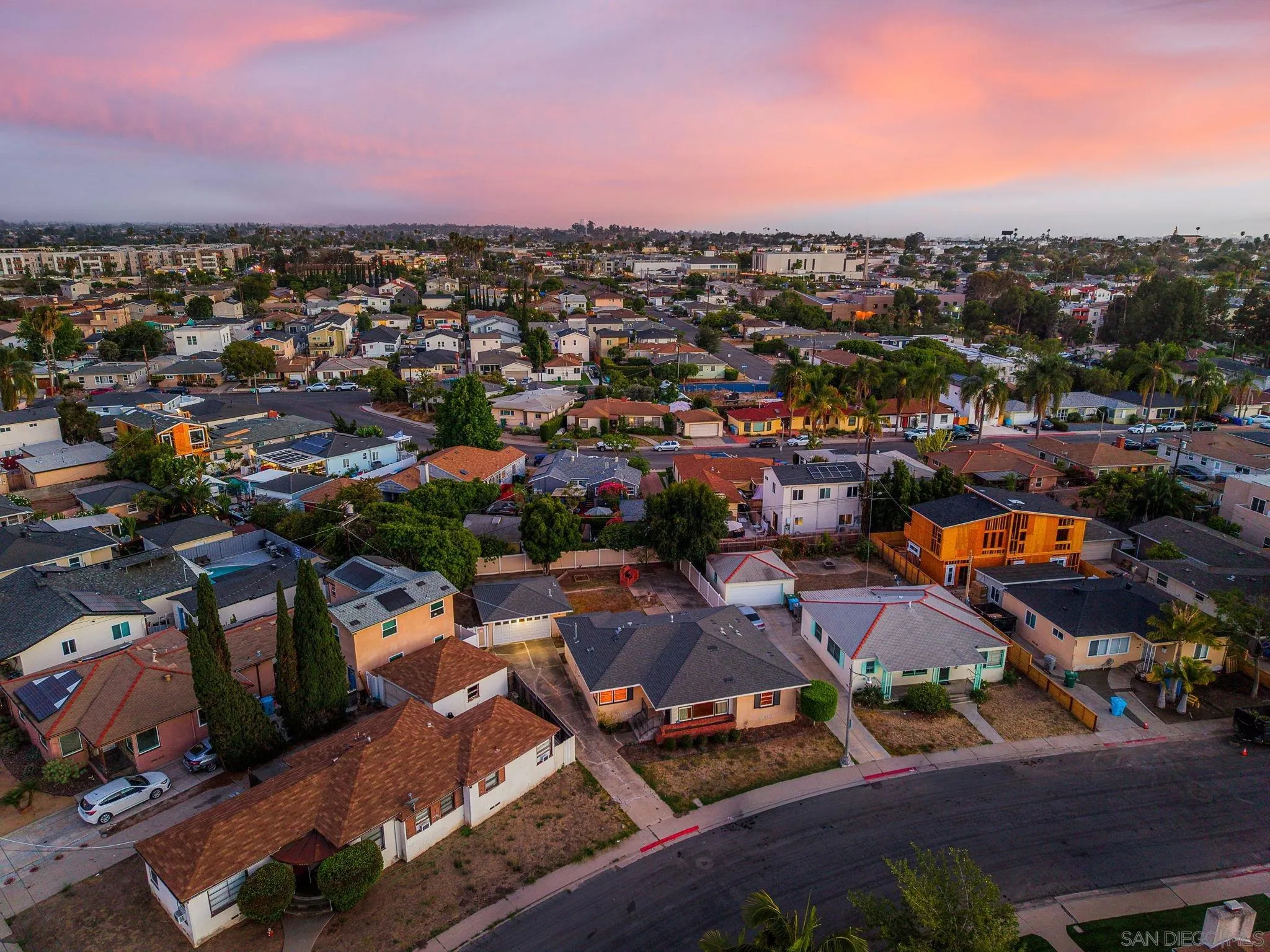 https://cdn.realtyfeed.com/cdn/127/260017863/451d511ec399e605311d04e55956a48c.webp