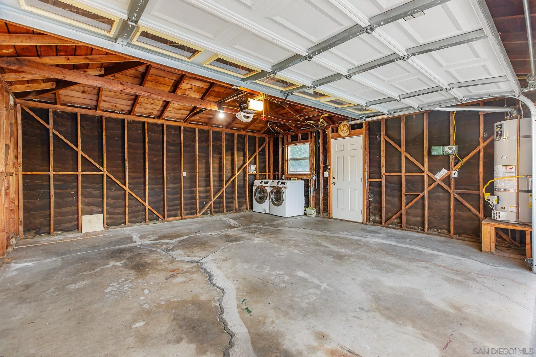 https://cdn.realtyfeed.com/cdn/127/260017863/7b0699c42f4c9e635a20e0affd8db170.webp
