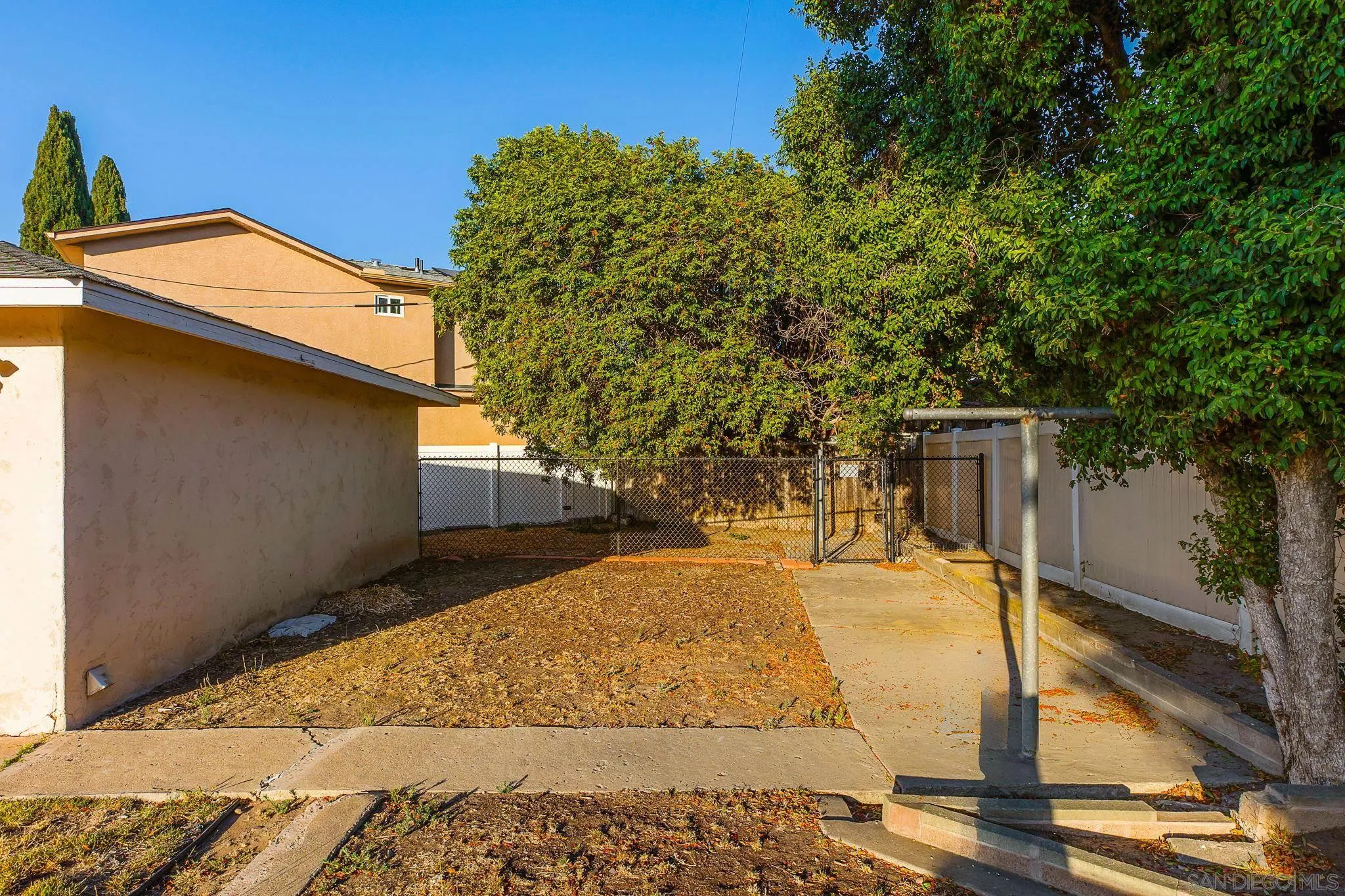 https://cdn.realtyfeed.com/cdn/127/260017863/dad411737938093bf21920c18b9884d4.webp