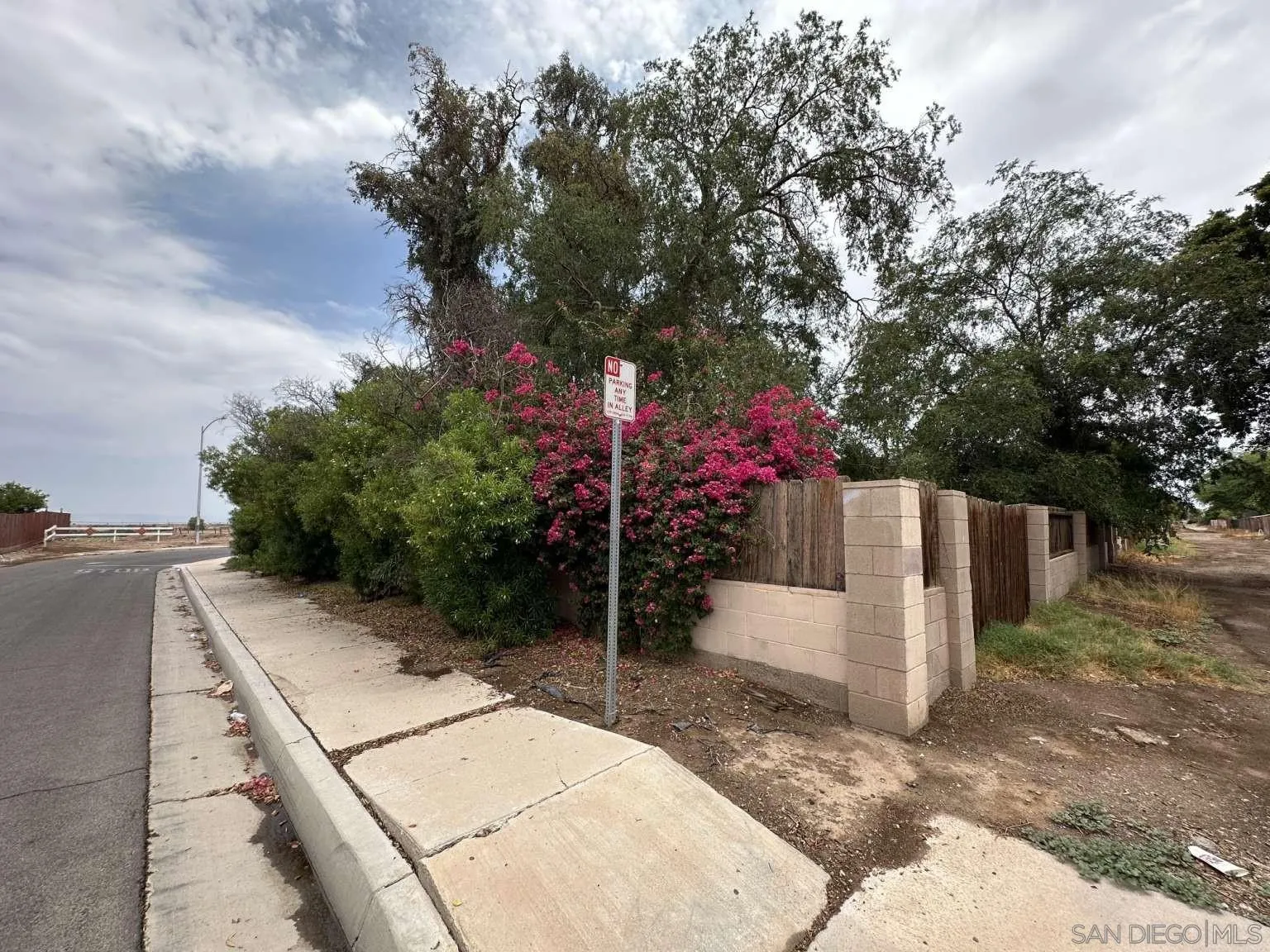 396 W Jones St, Brawley, CA 92227 - Photo 2 of 26, Brawley, CA