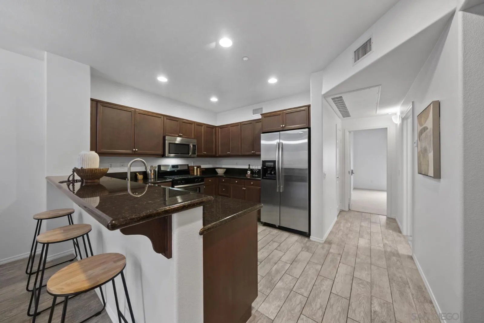 Photo #8: 260017867 Listing: Photo #8