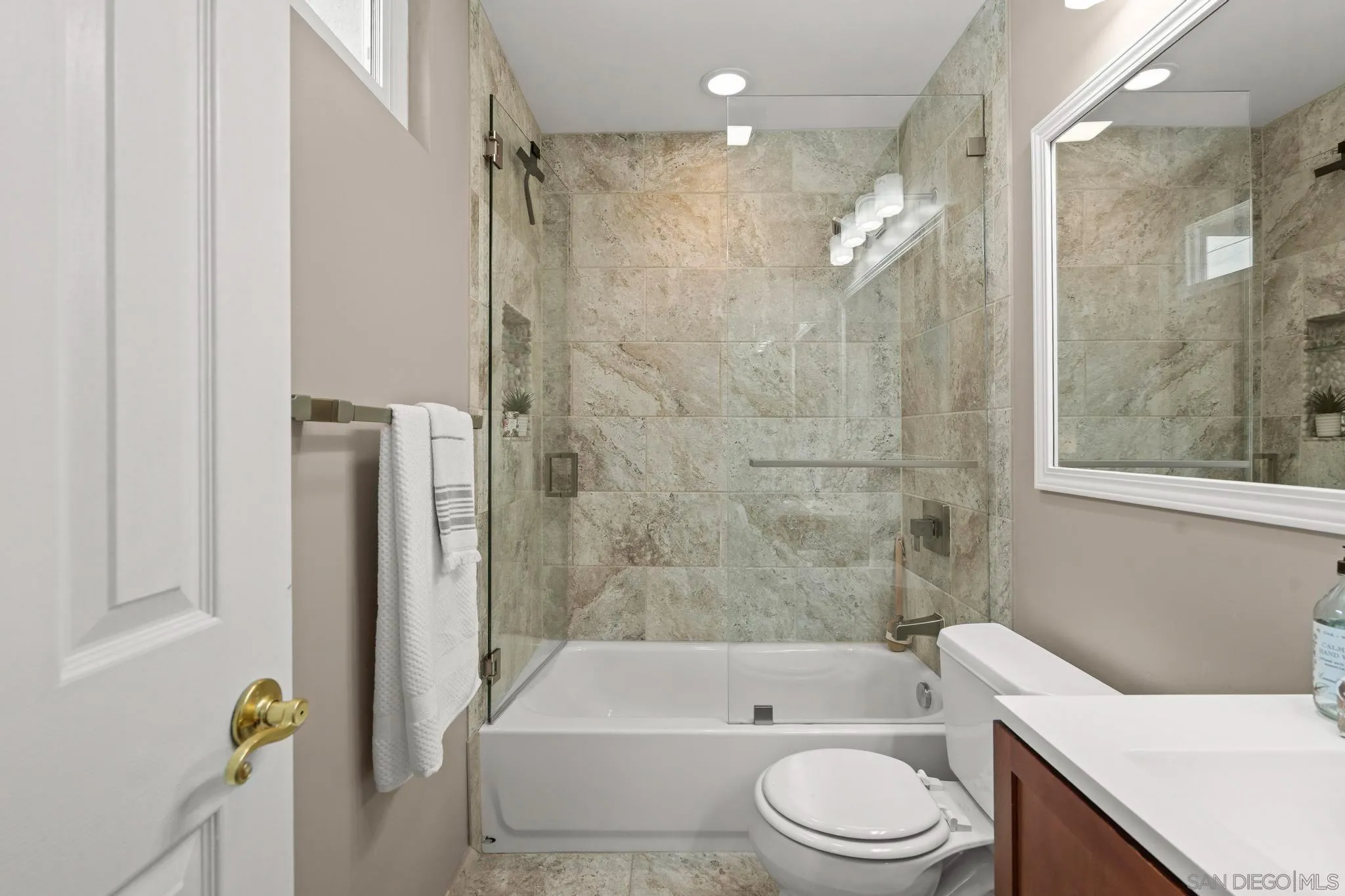 Photo #23: 260017872 Listing: Photo #23