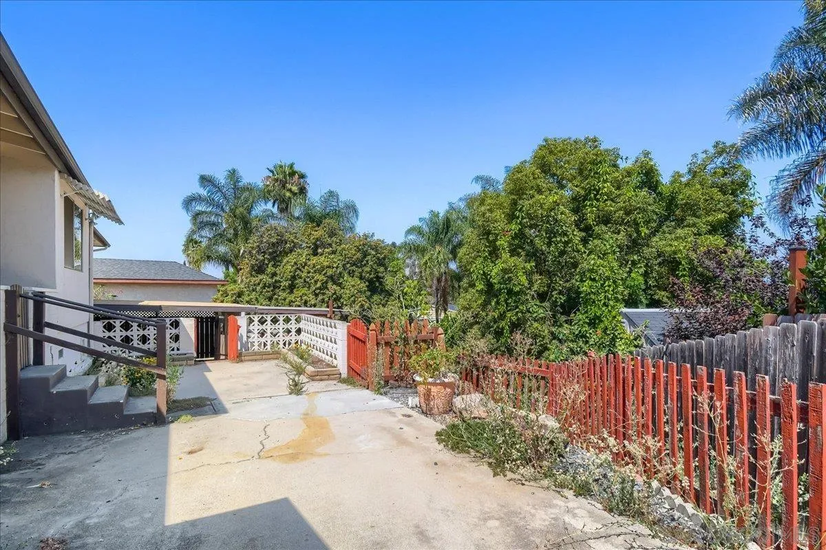 https://cdn.realtyfeed.com/cdn/127/260017873/922ac3a0af23b515acde6cda770c06a1.webp